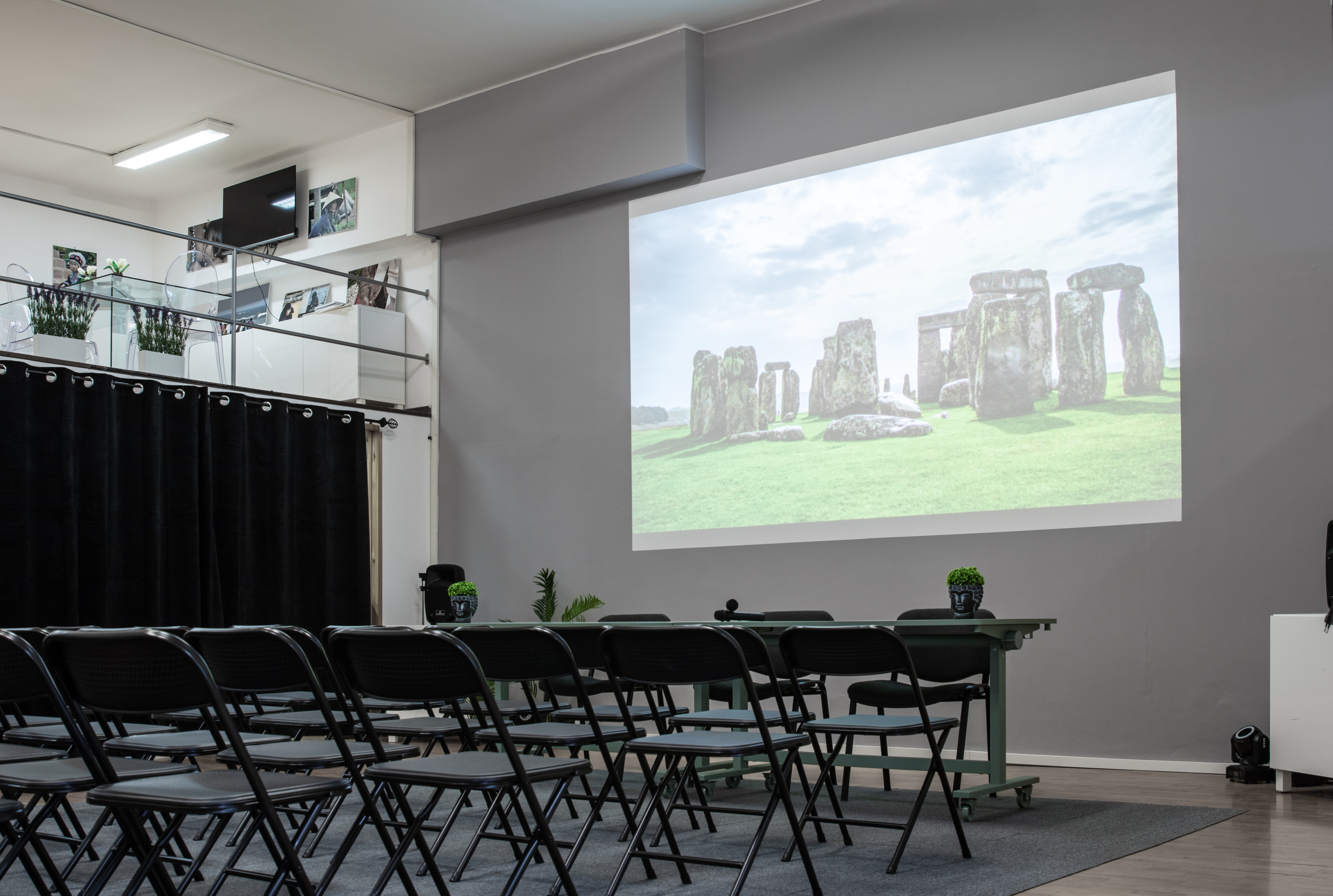 047 Sala Conferenze Panoramica Basso Proiettore Attivo 46A1998